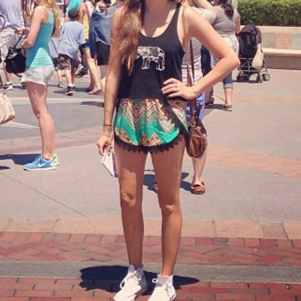 Brandy Melville tank and lace short bundle!!!
